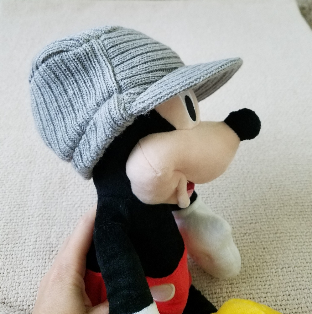 Cute gray knit hat size 0-6mos.